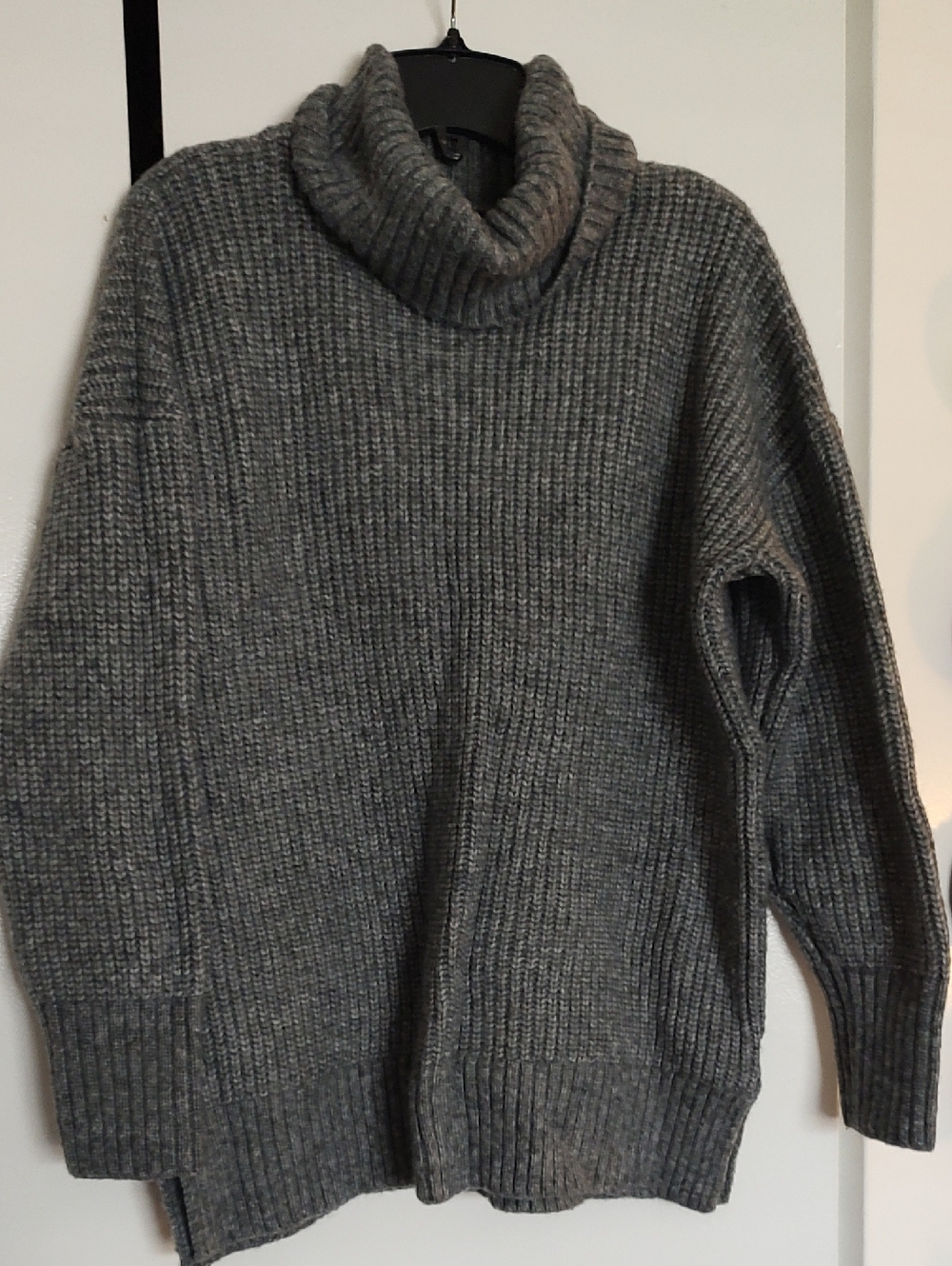 FIRST OFFER! Nine West Charcoal Gray Turtleneck Ribbed Sweater